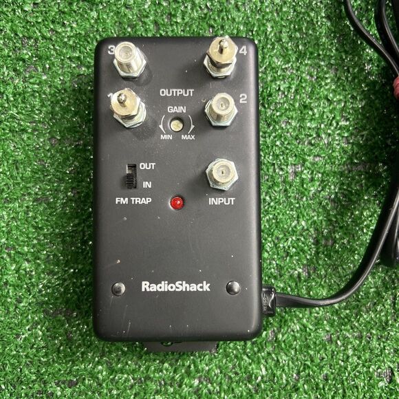 Radio Shack 75 Ohm Coax 4 Set Distribution Amplifier - Picture 1 of 8